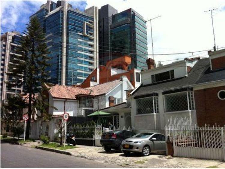 ID No 660191016-2   Arriendo  Oficina Santa Bárbara, Cra. 9, Bogotá, Colombia