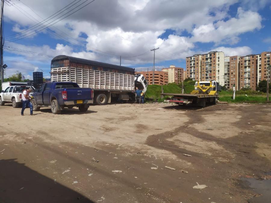 Lote con espectacular ubicación, cerca al terminal de transporte del salitre