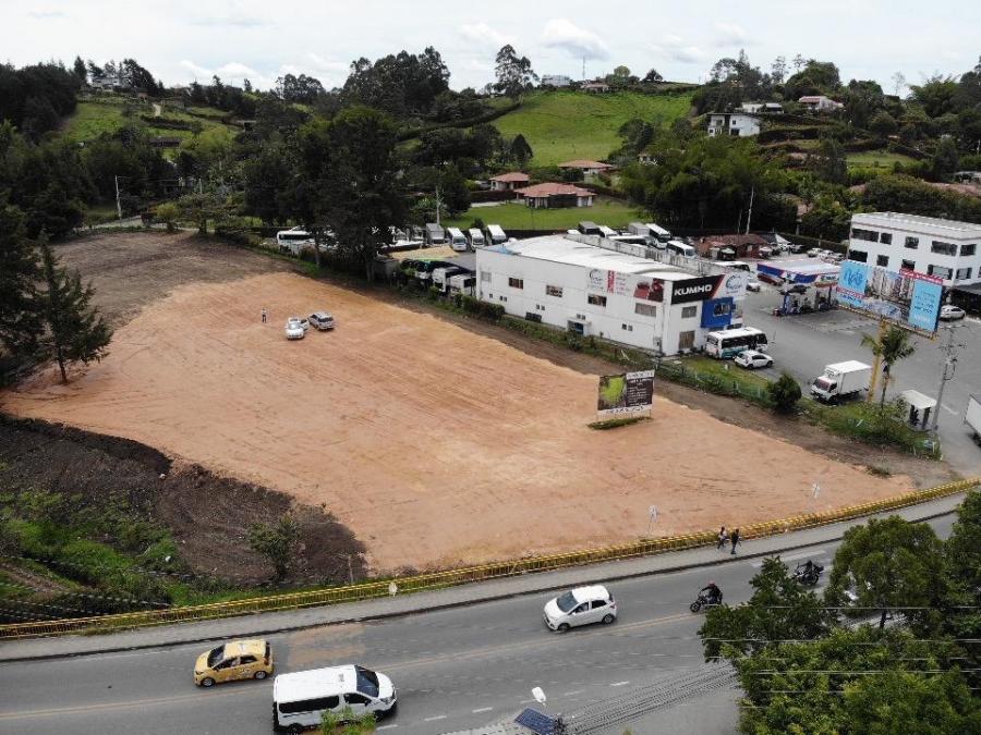 Lote de uso mixto en Ríonegro con frente sobre via dude alto flujo 