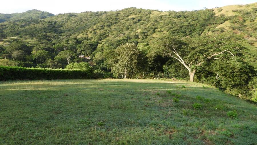 LOTE EN VENTA EN SAN JERONIMO EN UNIDAD CERRADA