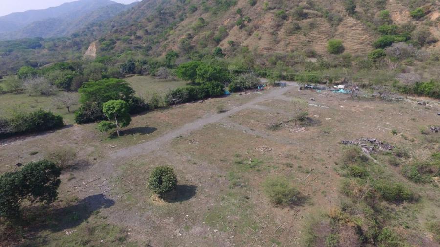 LOTE EN VENTA EN SANTA FE DE ANTIOQUIA SOBRE VIA PRINCIPAL