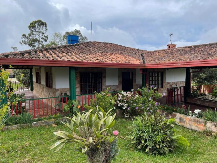 MESA DE LOS SANTOS, PARCELA INDEPENDIENTE  DE 2.438 M2 Y CASA DE 195M2 VEREDA LOS CACAOS