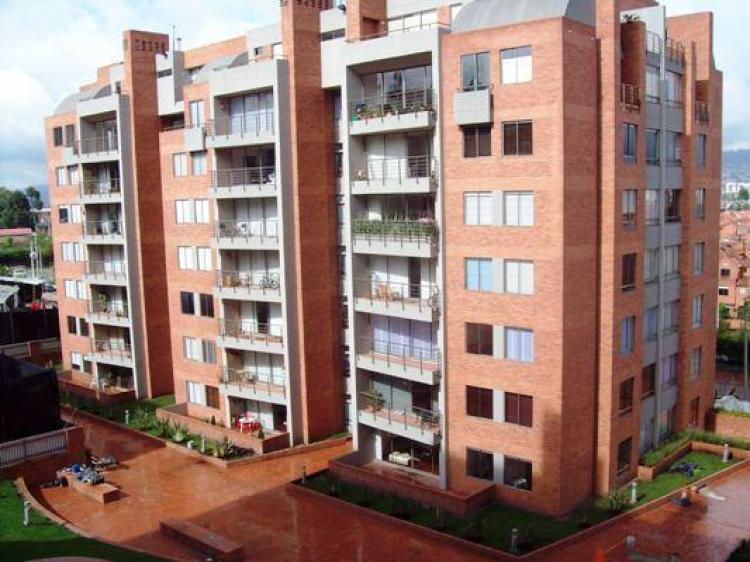 Rent-A-House MLS# 11-205 Arriendo Apartamento Colina Campestre Bogotá Colombia