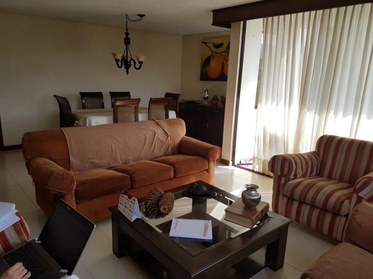 Foto Casa en Venta en SUR DE CALI, Cali, Valle del Cauca - $ 340.000.000 - CAV22018 - BienesOnLine