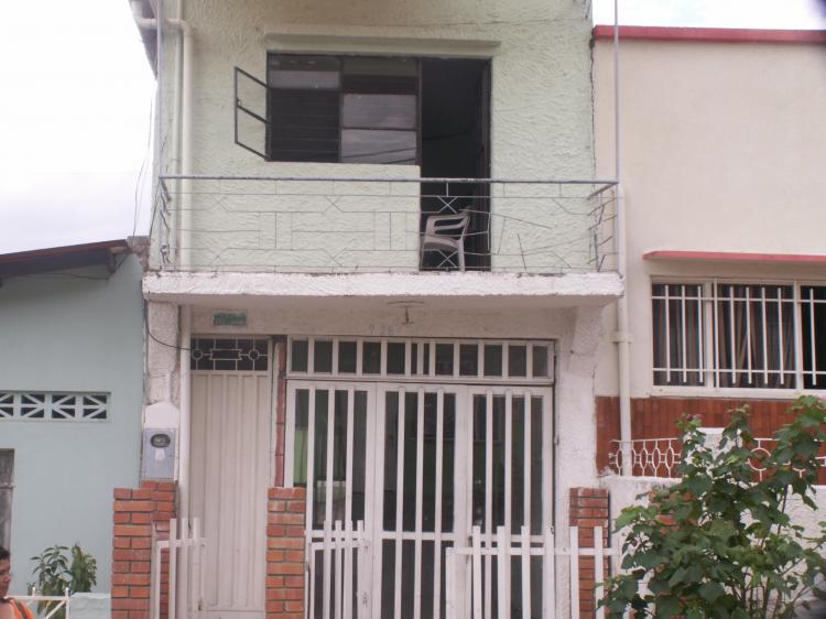 Se vende casa bien ubicada en San Gil