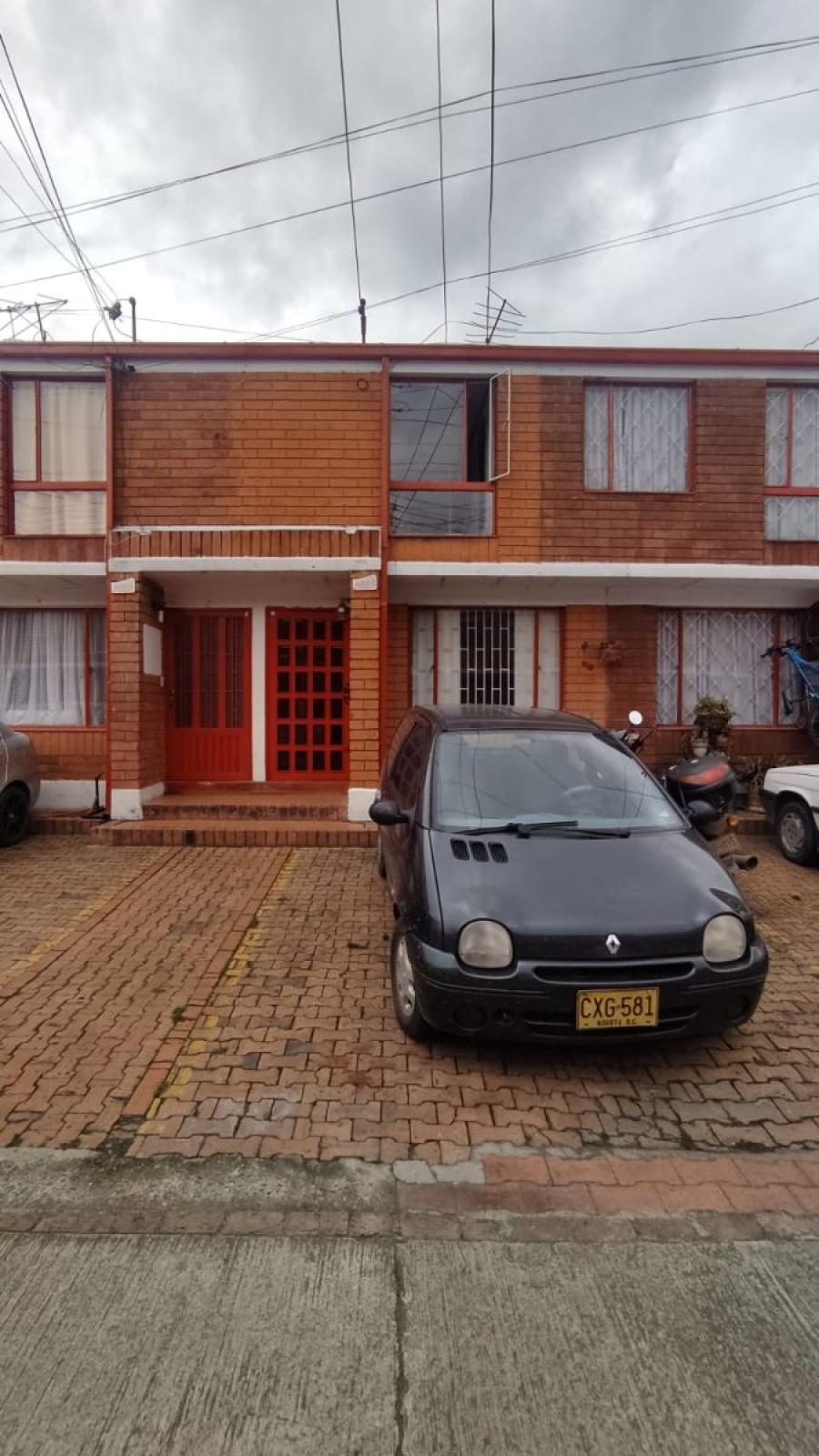 Foto Casa en Venta en CASTILLA, KENNEDY, Bogota D.C - $ 450.000.000 - CAV208050 - BienesOnLine