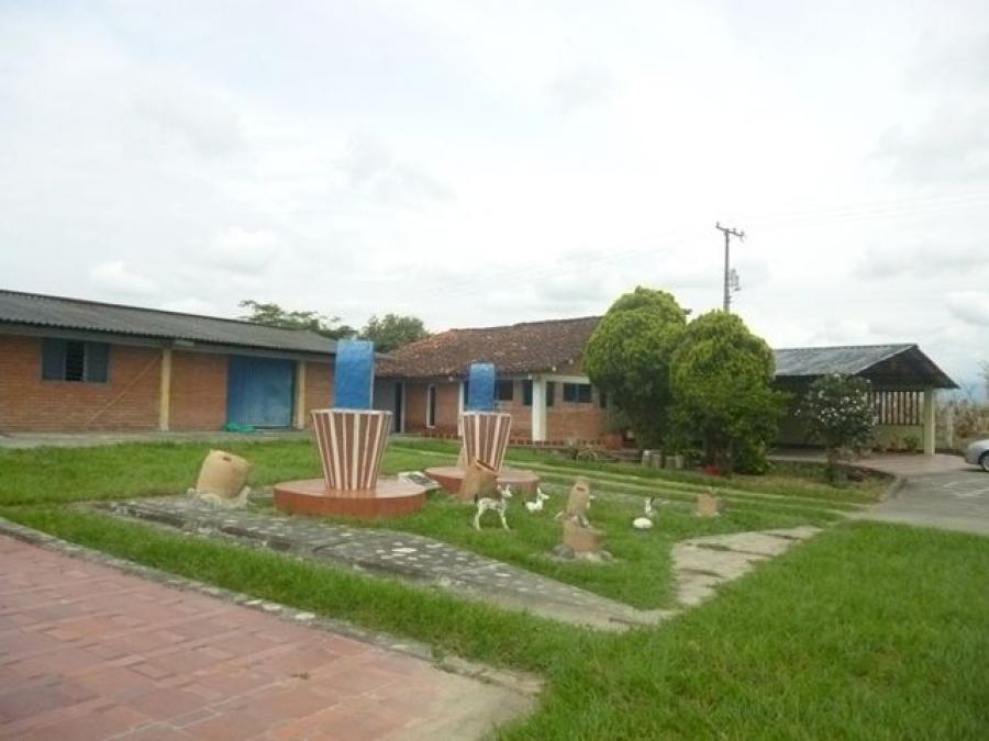 Foto Casa en Venta en CAMPO ALEGRE TULUa, Tuluá, Valle del Cauca - $ 2.000.000.000 - CAV190069 - BienesOnLine