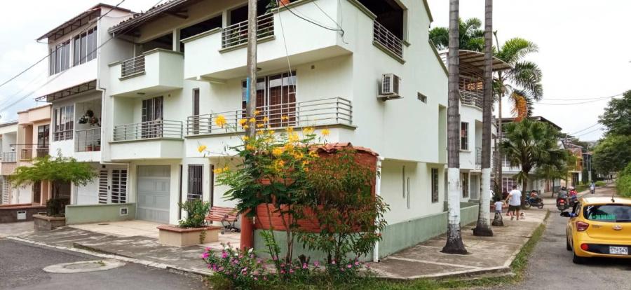 Se vende casa en el barrio #TerrazasdelLlano de Cartago!!