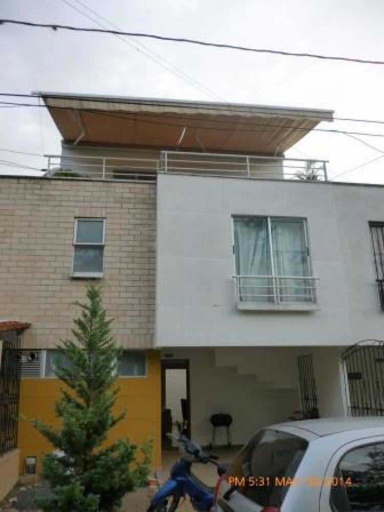 Se vende casa muy bonita en  Barrio Caña miel, PALMIRA VALLE COLOMBIA 