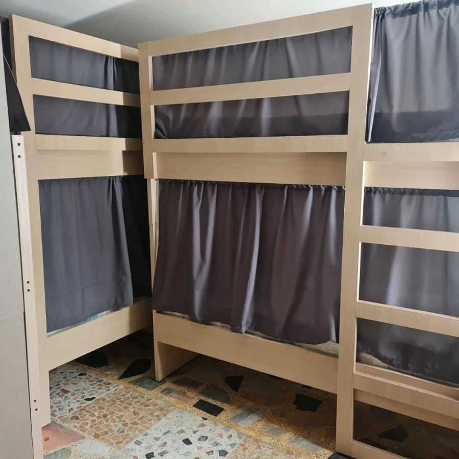 Se Vende Lote de camarotes para Hostal