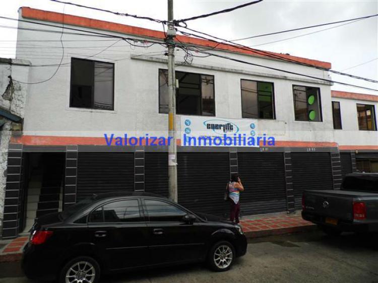 SE VENDE PROPIEDAD CENTRAL CON 4 LOCALES