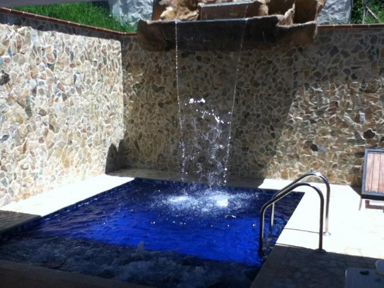 cabaña con piscina,cascada ,jacuzzi y turco en urb.aguazul