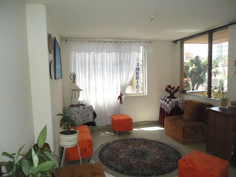 VENDE APARTAMENTO EN EL CENTRO - $ 180.000.000