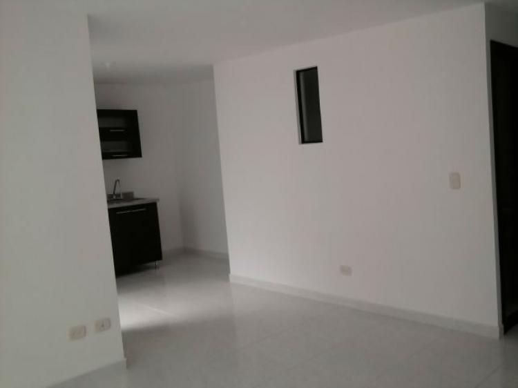 VENDE APARTAMENTO VIA LA LINDA $ 185.000.000