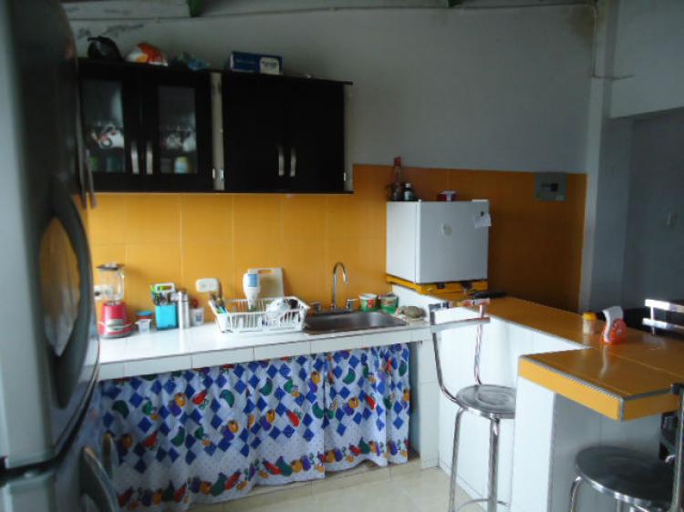 VENDE CASA CON RENTA EN BAJO PERSIA $ 70.000.000