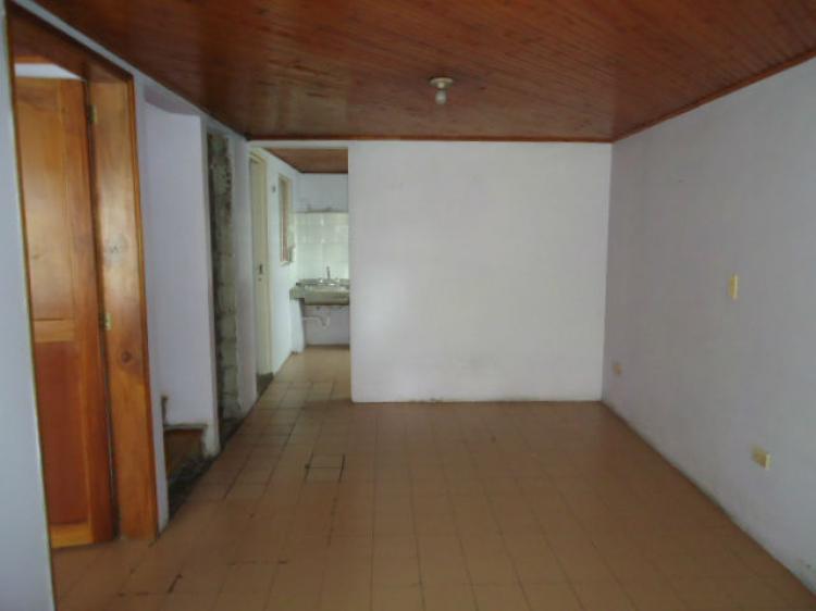 VENDE CASA EN EL BARRIO COLOMBIA $150.000.000