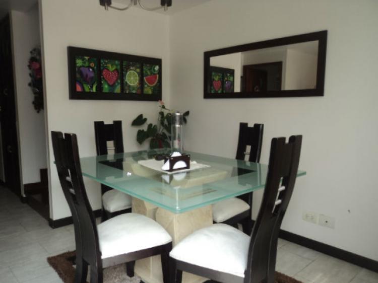 VENDE CASA EN EN LA AV. ALBERTO MENDOZA - $ 235.000.000