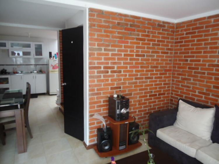 VENDE CASA EN PALO NEGRO $ 140.000.000