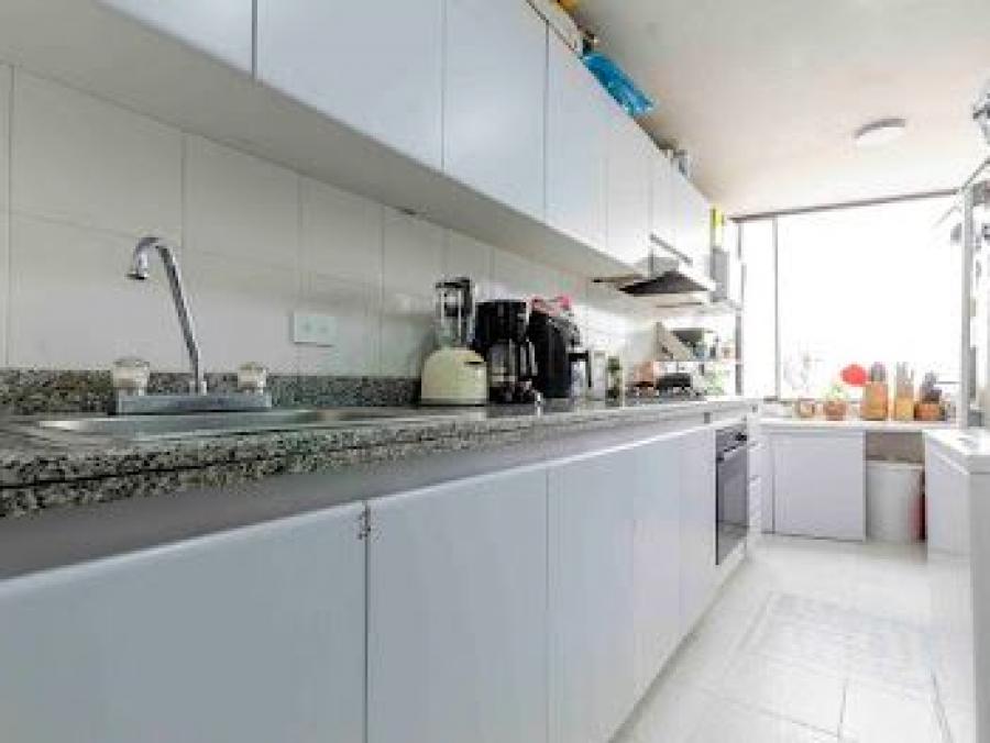 VENDO APARTAMENTO EN PUENTE LARGO CALLE 103