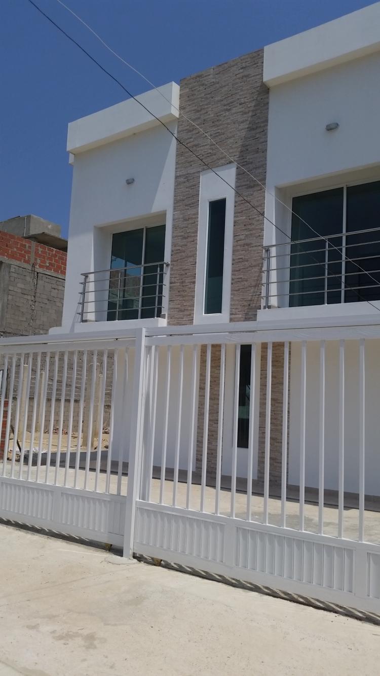 vendo casa central en Puerto para estrenar