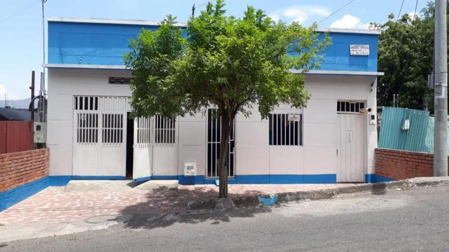 VENDO CASA GIRARDOT $280 MILLONES. PERMUTO 