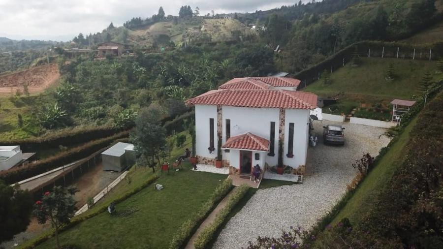 GANGA VENDO CASA RURAL  LUJOSA  EN GUARNE