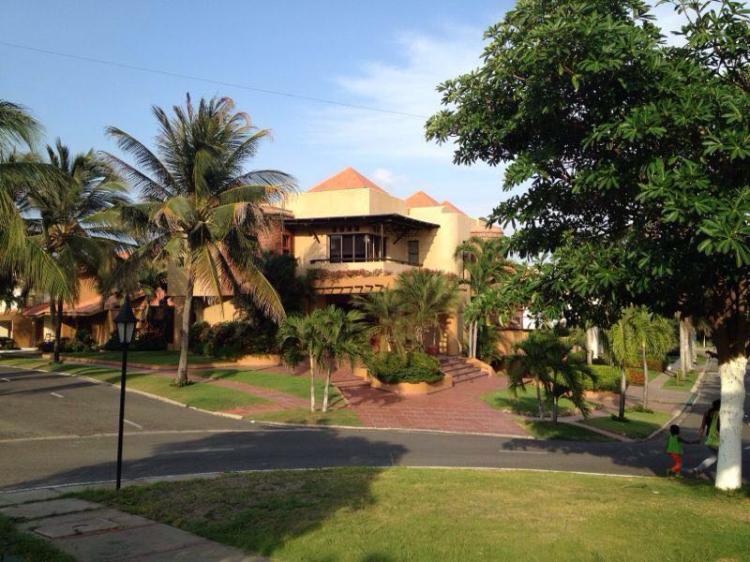 VENDO HERMOSA CASA EN VILLA CAMPESTRE