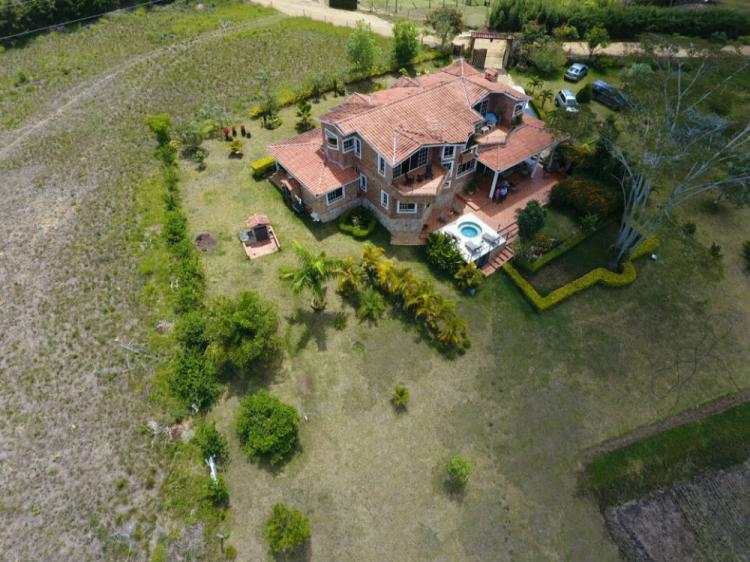 Venta Casa Campestre. Municipio Mesa Los Santos. Vereda El Verde. Conjunto Arco Iris de Acuarela