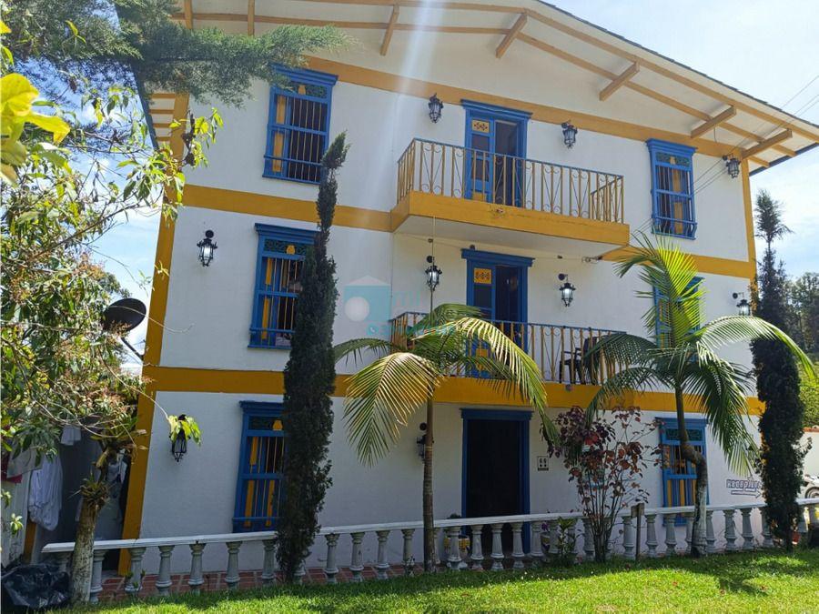 VENTA CASA HOTEL EN GUATAPE, CERCA AL MALECON