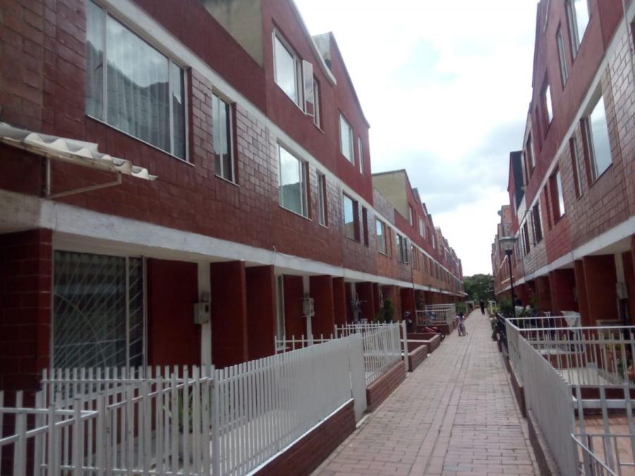 Foto Casa en Venta en ALAMOS NORTE, Engativá, Bogota D.C - $ 205.000.000 - CAV186920 - BienesOnLine