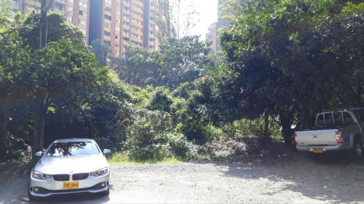 Venta de lote urbano en el sector de la Aguacatala, cerca a la EAFIT.