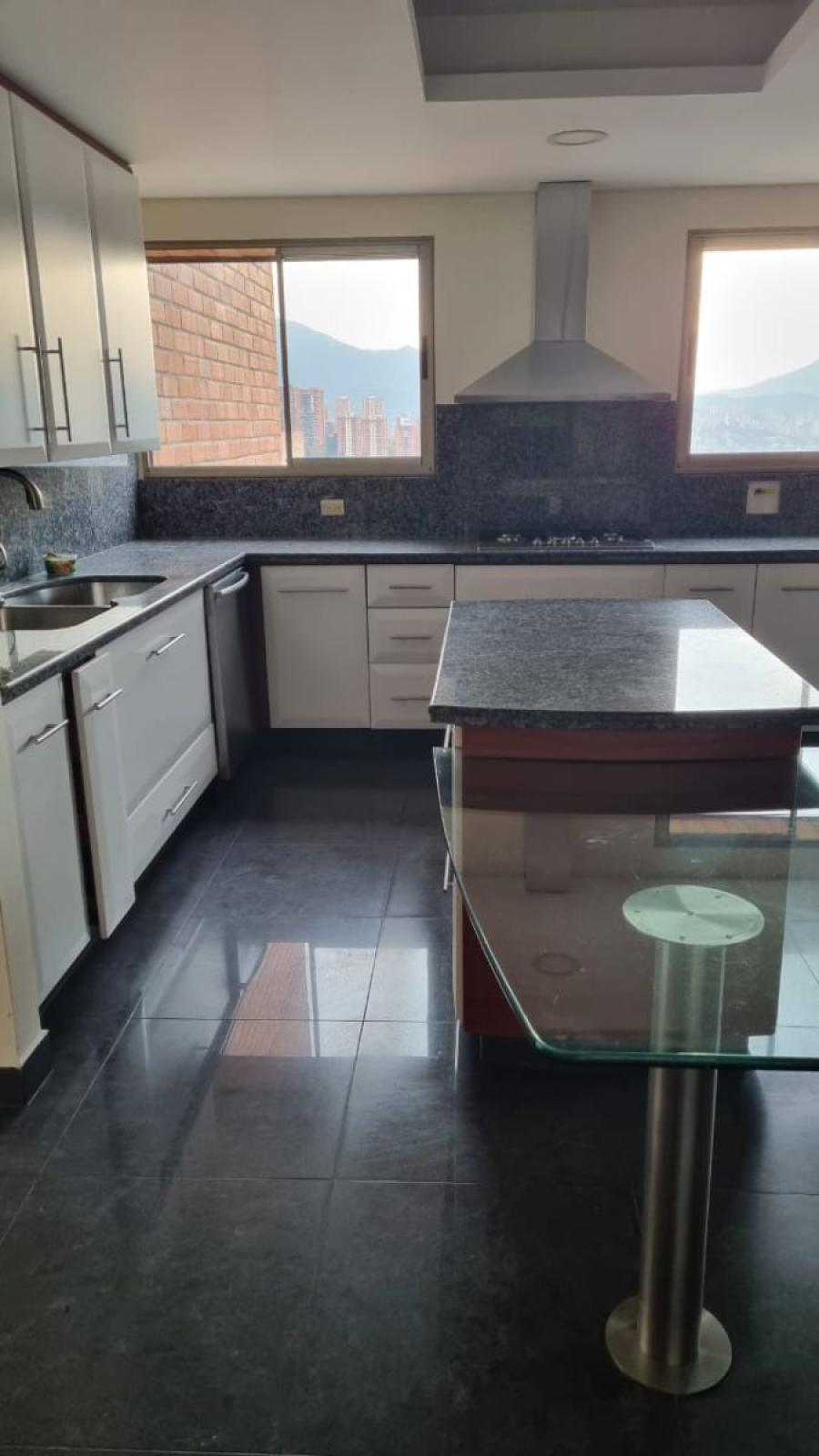 Foto Apartamento en Venta en El Poblado, Medellín, Antioquia - $ 4.500.000.000 - APV202534 - BienesOnLine