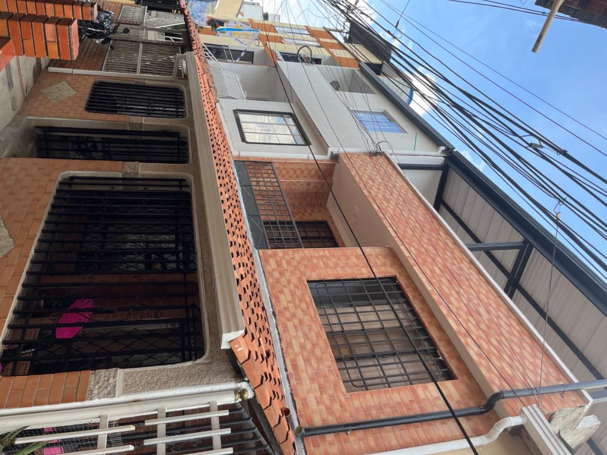 VENTA HERMOSA CASA GIRON