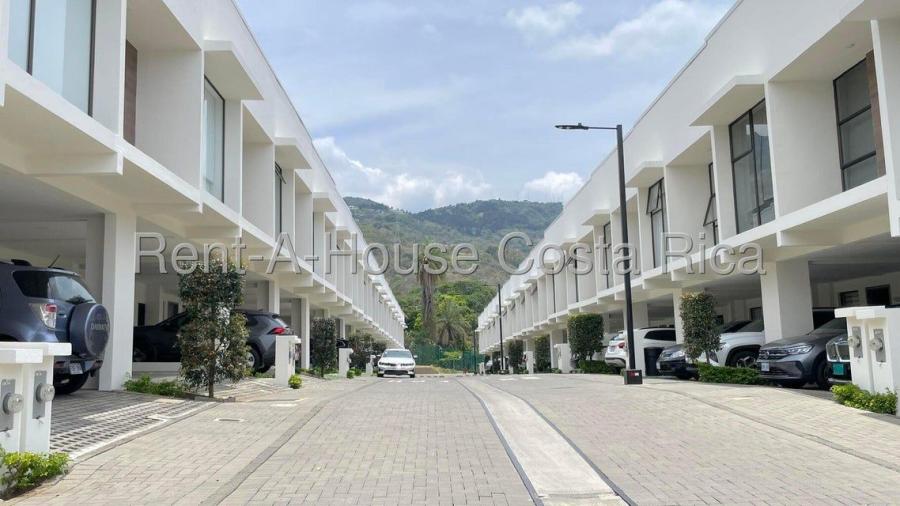 Foto Casa en Alquiler en Escazú, San José - U$D 1.700 - CAA131913 - BienesOnLine