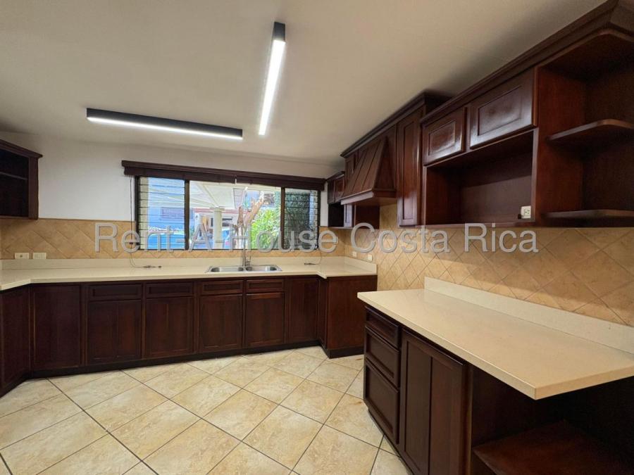Fotos de Se alquila casa en San Rafael Escazú 26-1475 - CAA131943
