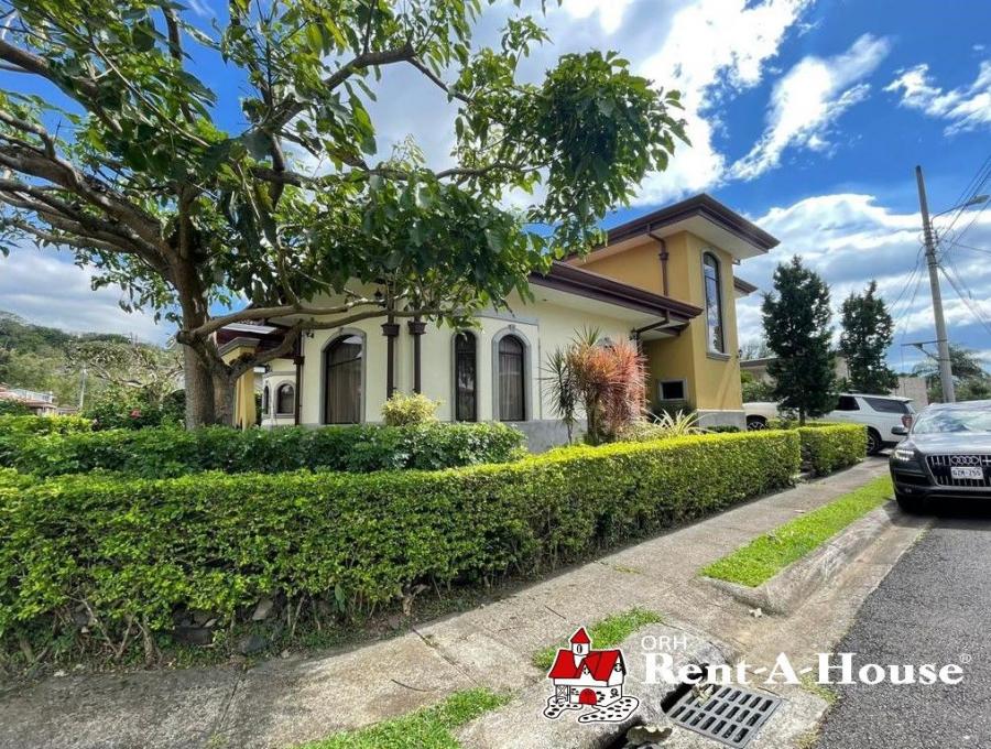 Foto Casa en Alquiler en Gucima, Alajuela - U$D 1.800 - CAA86697 - BienesOnLine