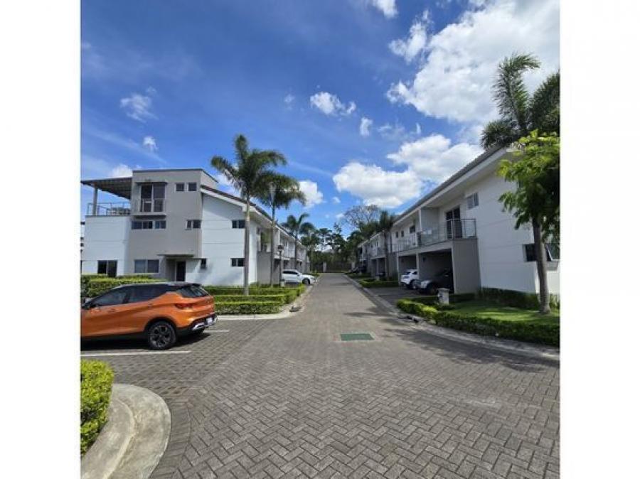 Casa en Venta en Escazú