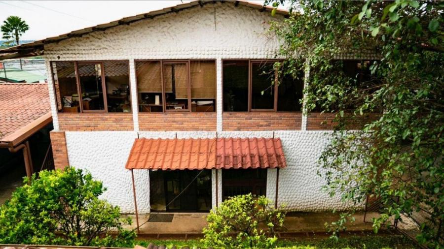Foto Casa en Venta en Colón, San José - U$D 695.000 - CAV119099 - BienesOnLine