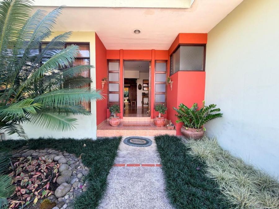 Foto Casa en Venta en San Rafael, Escazú, San José - U$D 850.000 - CAV132333 - BienesOnLine