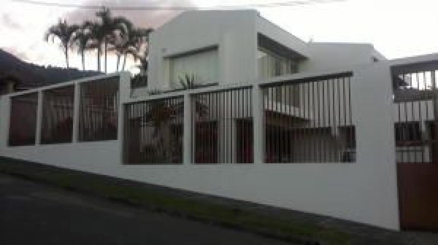 Foto Casa en Venta en Escaz, San Jos - U$D 420.000 - CAV29724 - BienesOnLine