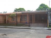 Casa en Venta en Los cerros, localizada a 4 cuadras del parque cent Liberia