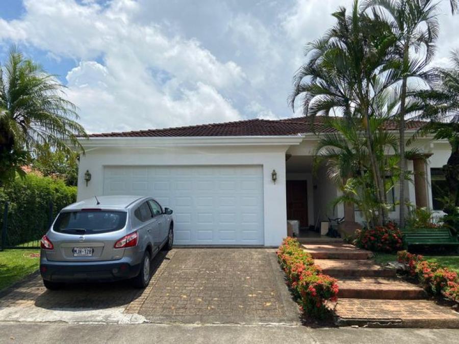 Casa en Alquiler en Santa Ana, San José UD 4.200 CAA60806
