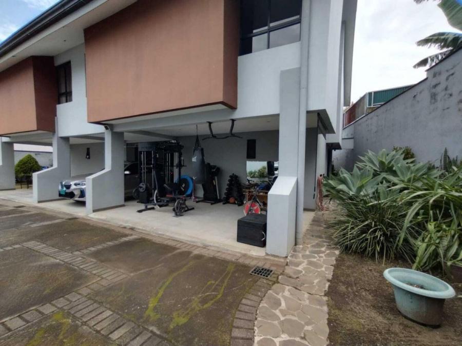 Home in Metric Way