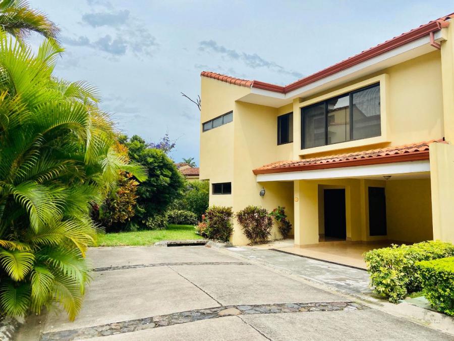 Foto Casa en Alquiler en Escaz, San Jos - U$D 3.000 - CAA37616 - BienesOnLine