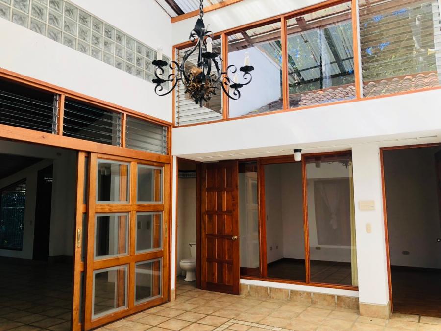 Foto Casa en Alquiler en Vista de oro, Escaz, San Jos - U$D 1.800 - CAA63586 - BienesOnLine