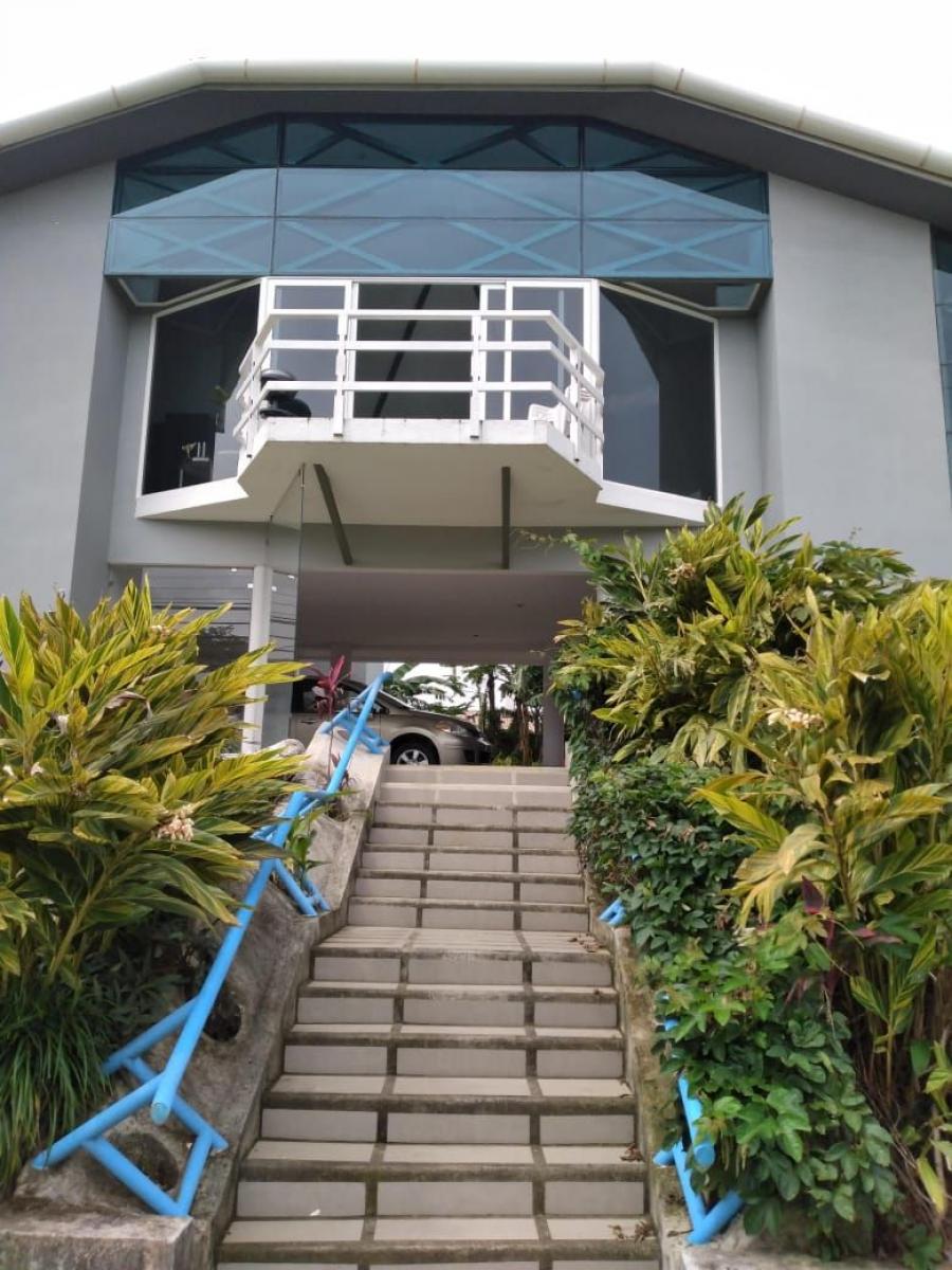 Home in Metric Way
