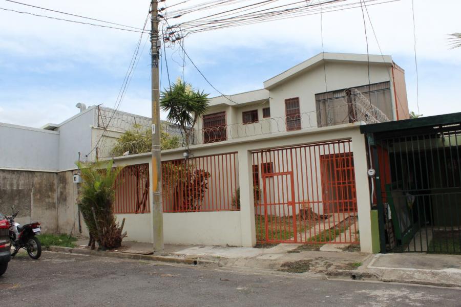 Foto Casa en Venta en LOS GOBERNANTES, Uruca, San Jos - U$D 230.000 - CAV95796 - BienesOnLine