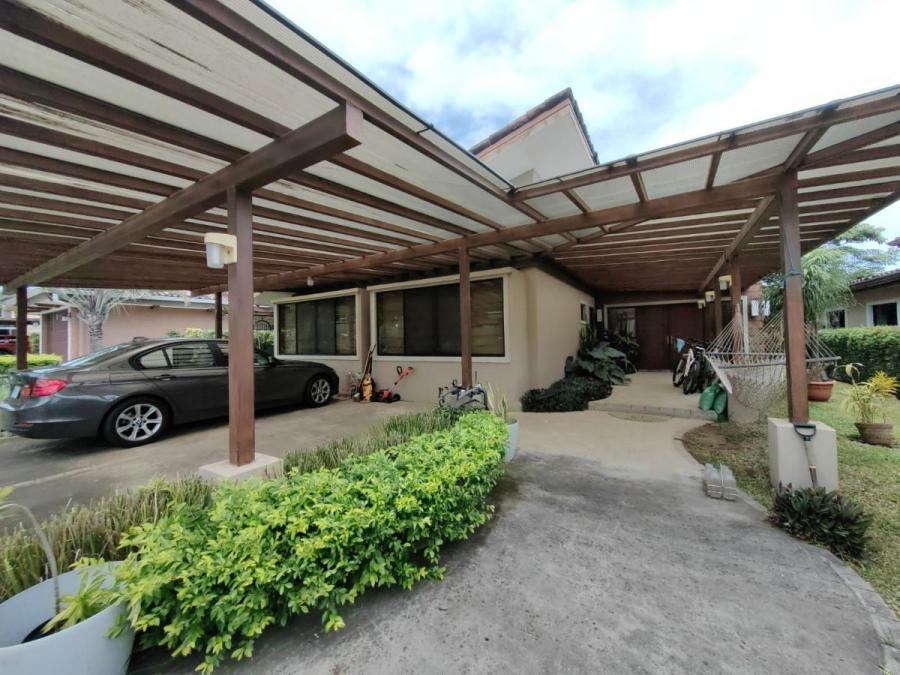 Foto Casa en Venta en Condominio Posada del Rio, La Guacima, Gucima, Alajuela - U$D 415.000 - CAV72651 - BienesOnLine