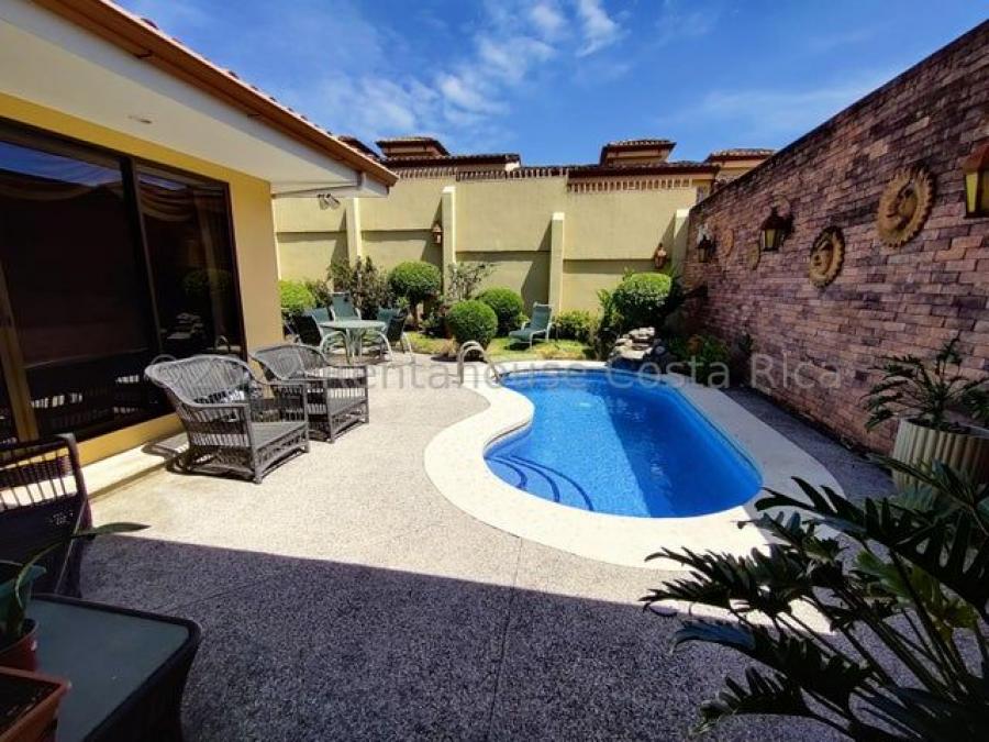 Foto Casa en Venta en Guachipelin, Escaz, San Jos - U$D 490.000 - CAV69900 - BienesOnLine