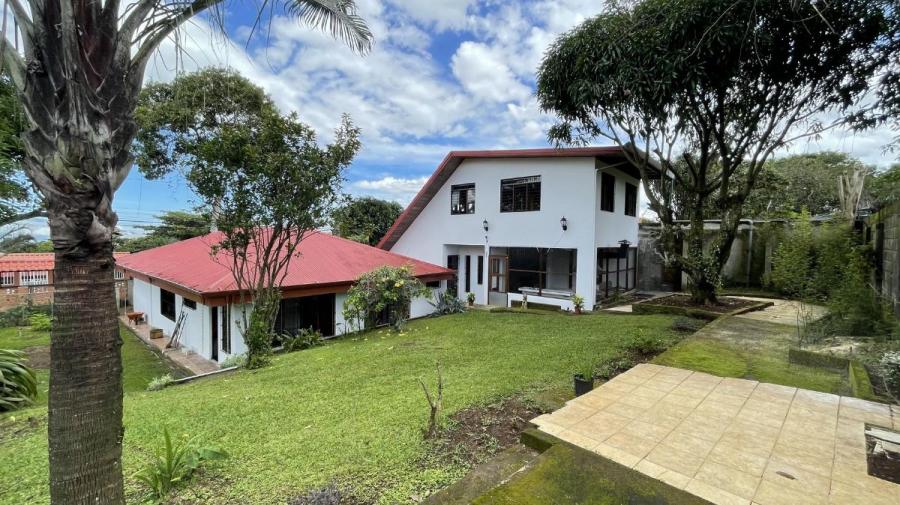 Foto Casa en Venta en Desamparados, Alajuela - U$D 242.000 - CAV71689 - BienesOnLine